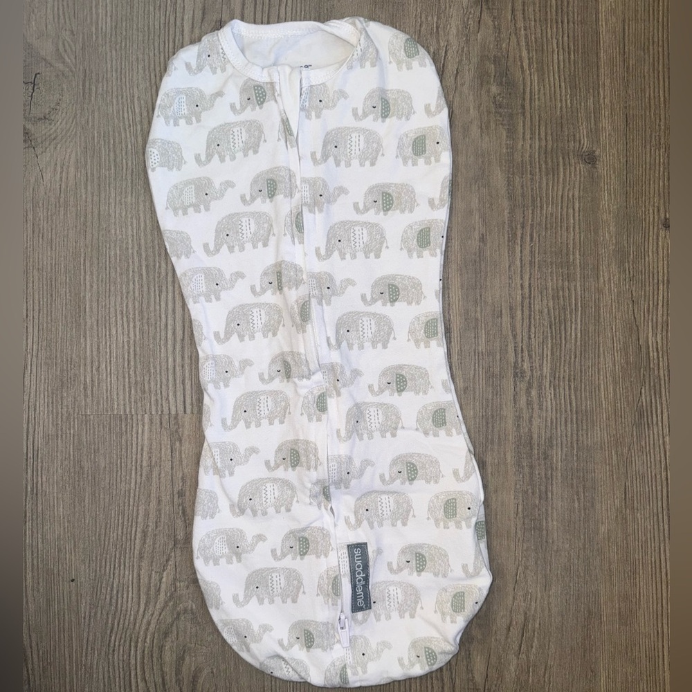 SwaddleMe Elephant Print Baby Swaddle 0-2 Month Unisex